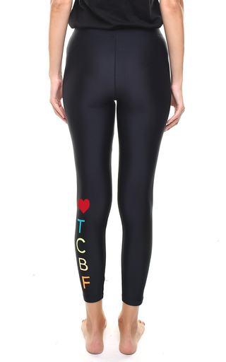 Leggings personalized with a heart and letters applied vertically